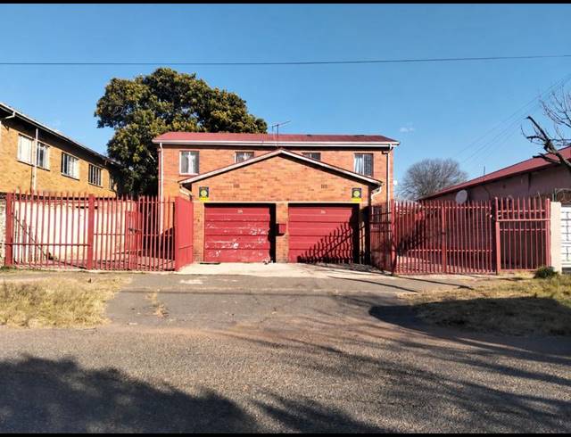 4 BEDROOM HOUSE FOR SALE IN FOREST HILL